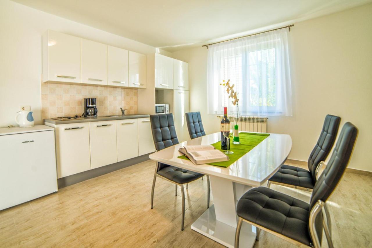 Apartments Ori Pula Eksteriør billede